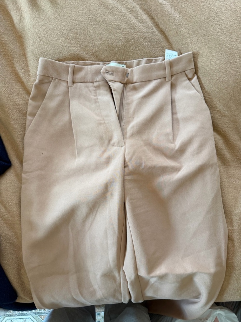 Abercrombie & Fitch Beige Pleated High-Rise Trousers